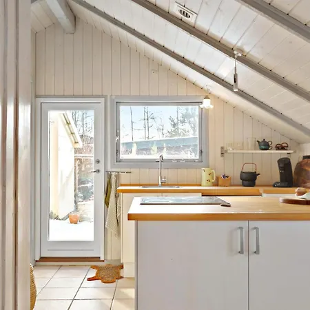 2 Bedroom Stunning In *