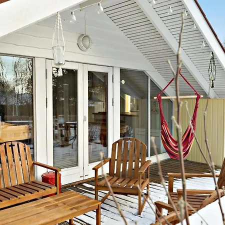 2 Bedroom Stunning In *